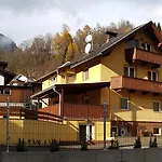 Haus Alpenblick Moelltal 3* Flattach