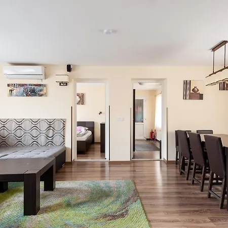 Haus Alpenblick Moelltal 3*