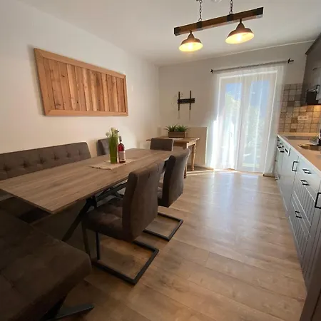 Pensjonat Haus Alpenblick Moelltal 3*
