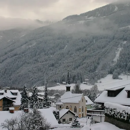 Haus Alpenblick Moelltal 게스트하우스 3*