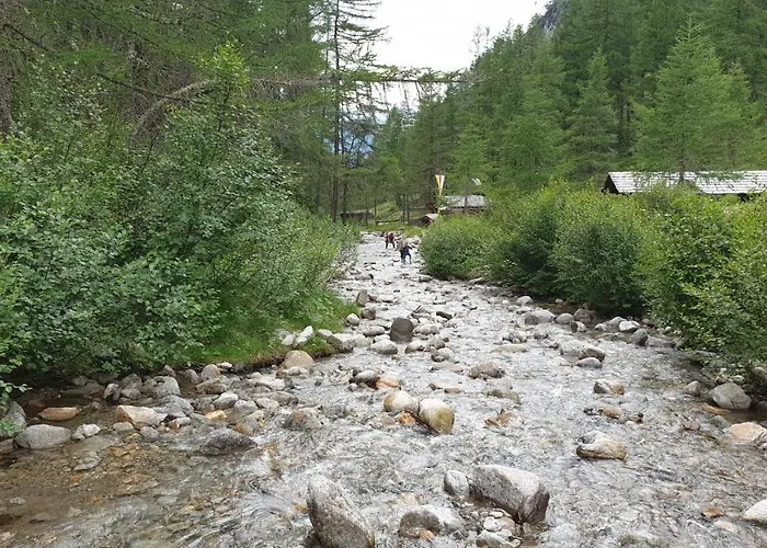 Haus Alpenblick Moelltal בית הארחה 3*