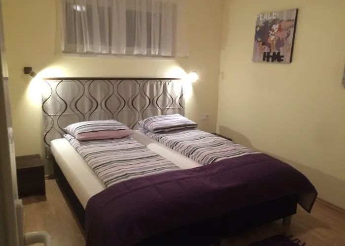 Haus Alpenblick Moelltal בית הארחה 3*